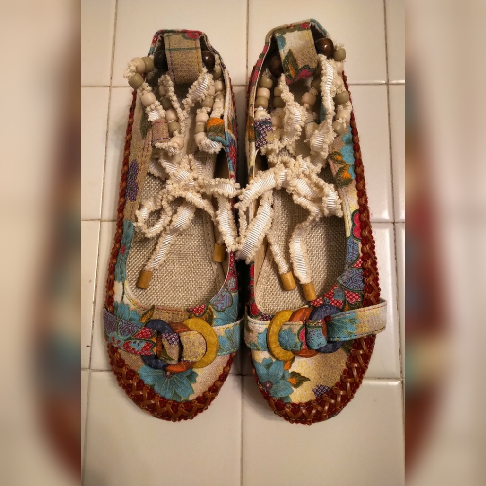 Xiruyi multicolored boho flats